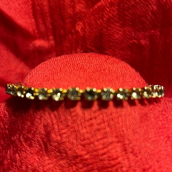 Jewelry - Vintage Unmarked Gold Tone Rhinestone Bangle Bracelet